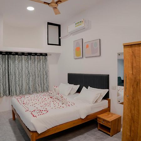 Hotel Royal Accord Surat Ngoại thất bức ảnh