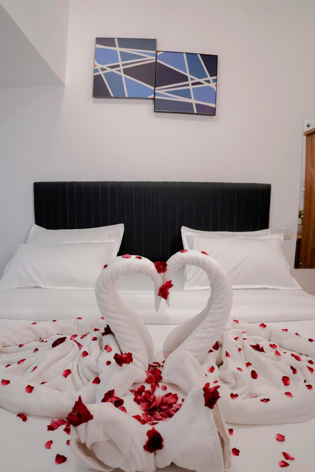 Hotel Royal Accord Surat Ngoại thất bức ảnh