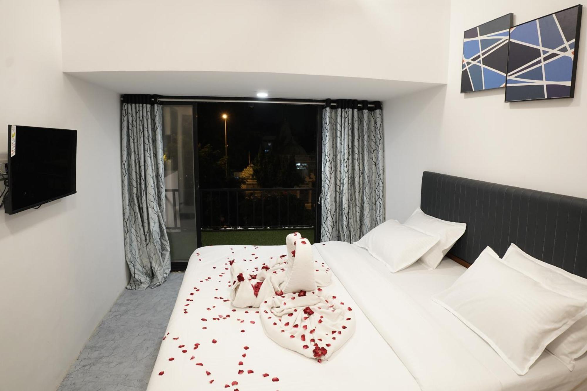 Hotel Royal Accord Surat Ngoại thất bức ảnh