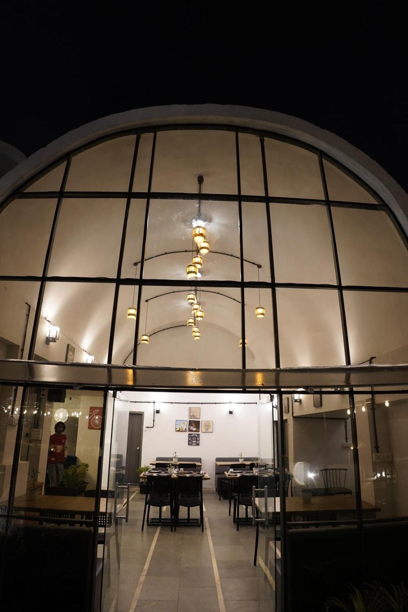 Hotel Royal Accord Surat Ngoại thất bức ảnh
