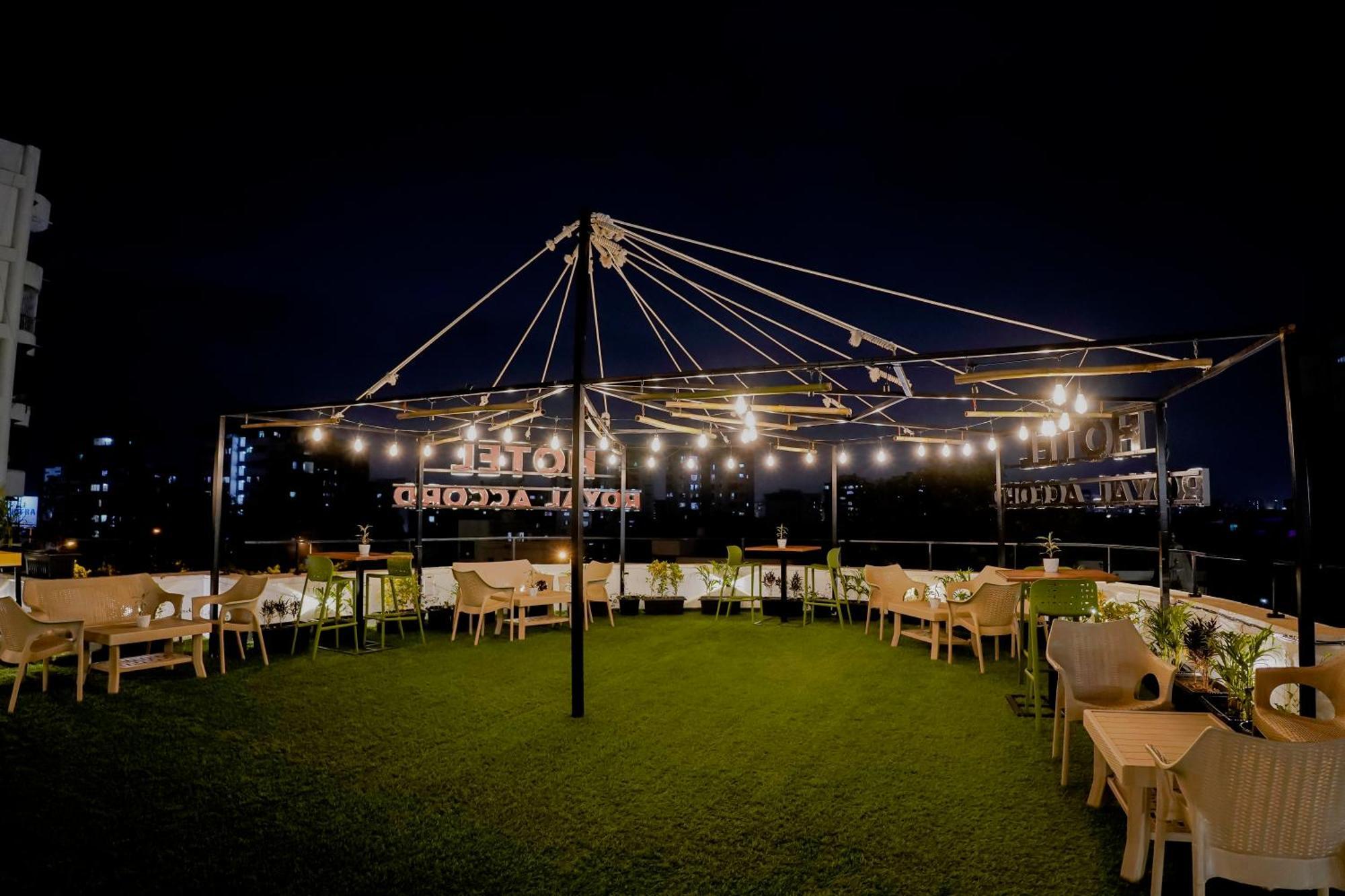 Hotel Royal Accord Surat Ngoại thất bức ảnh