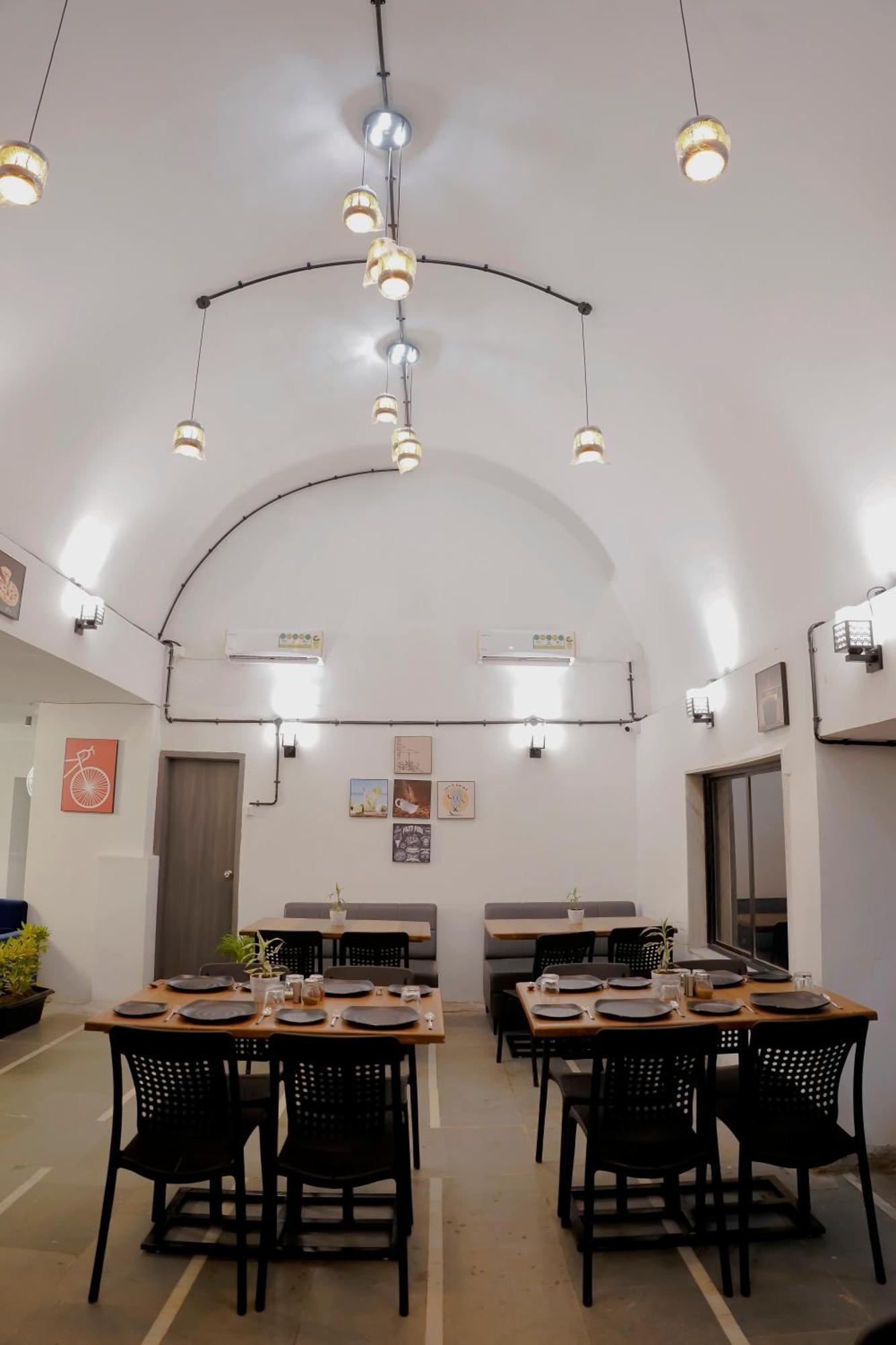 Hotel Royal Accord Surat Ngoại thất bức ảnh