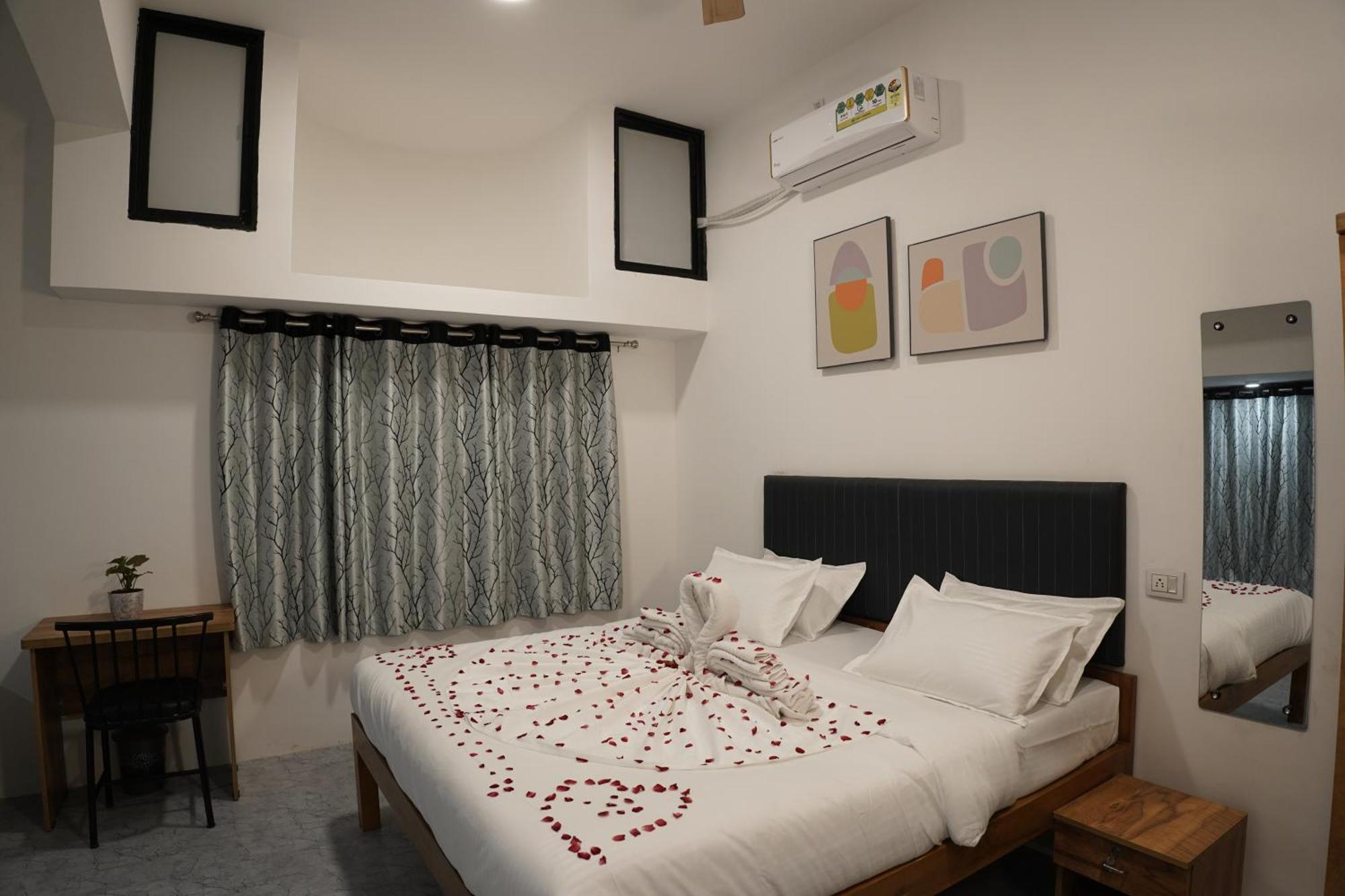 Hotel Royal Accord Surat Ngoại thất bức ảnh