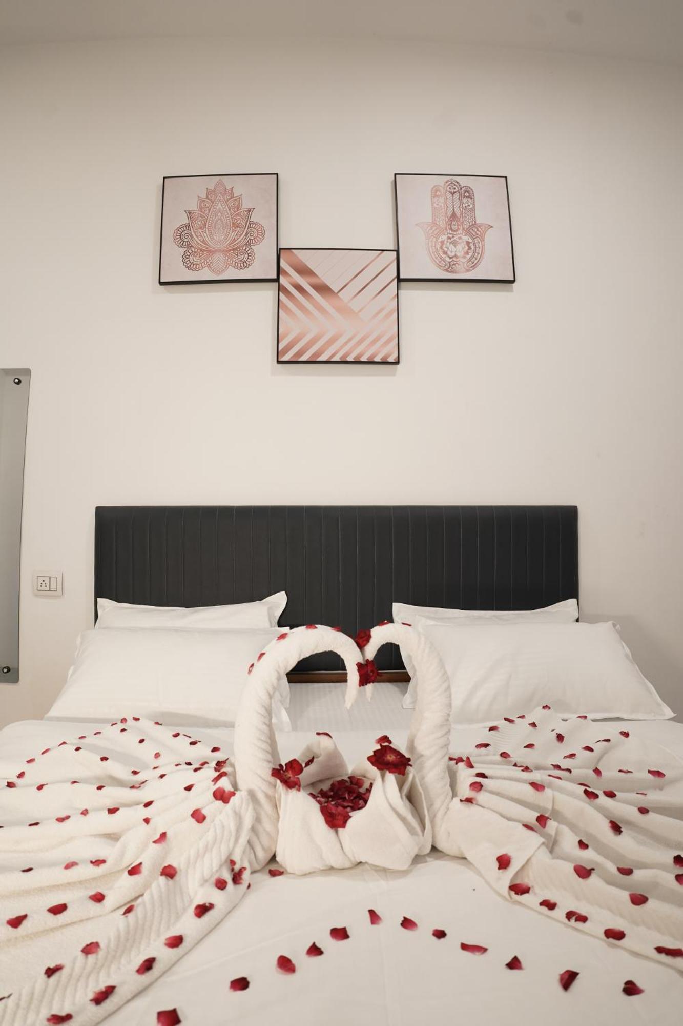 Hotel Royal Accord Surat Ngoại thất bức ảnh