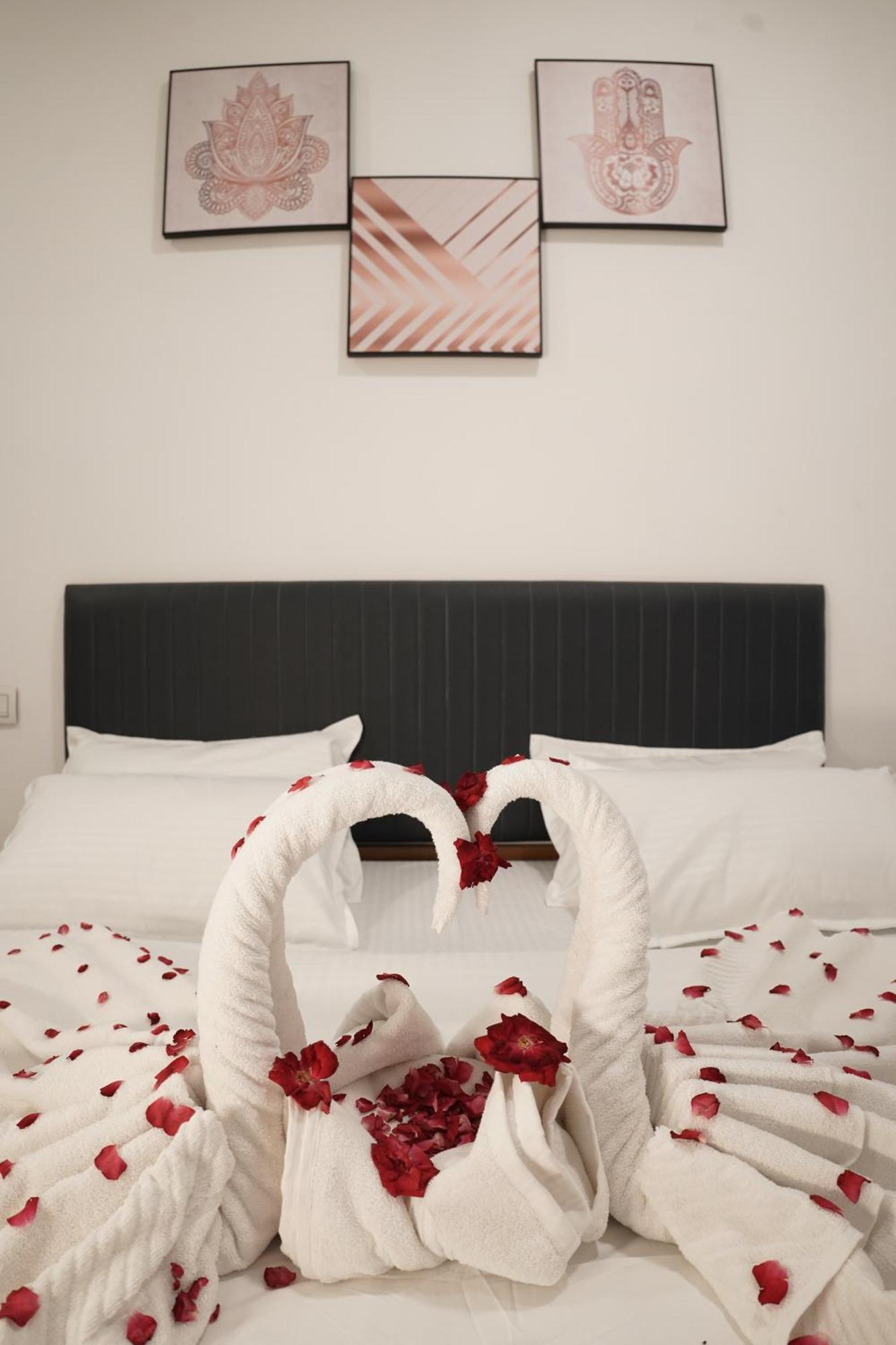 Hotel Royal Accord Surat Ngoại thất bức ảnh