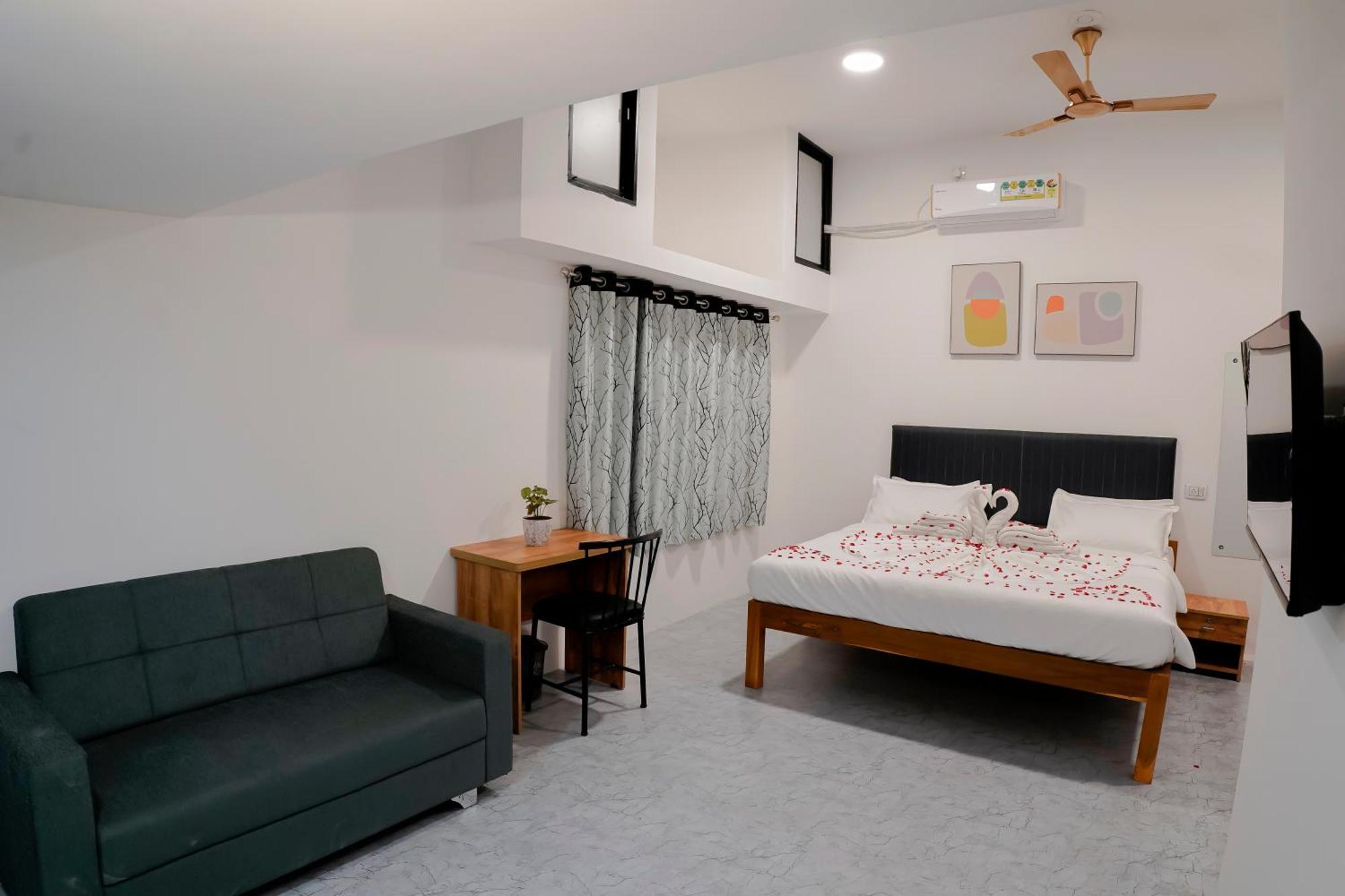 Hotel Royal Accord Surat Ngoại thất bức ảnh