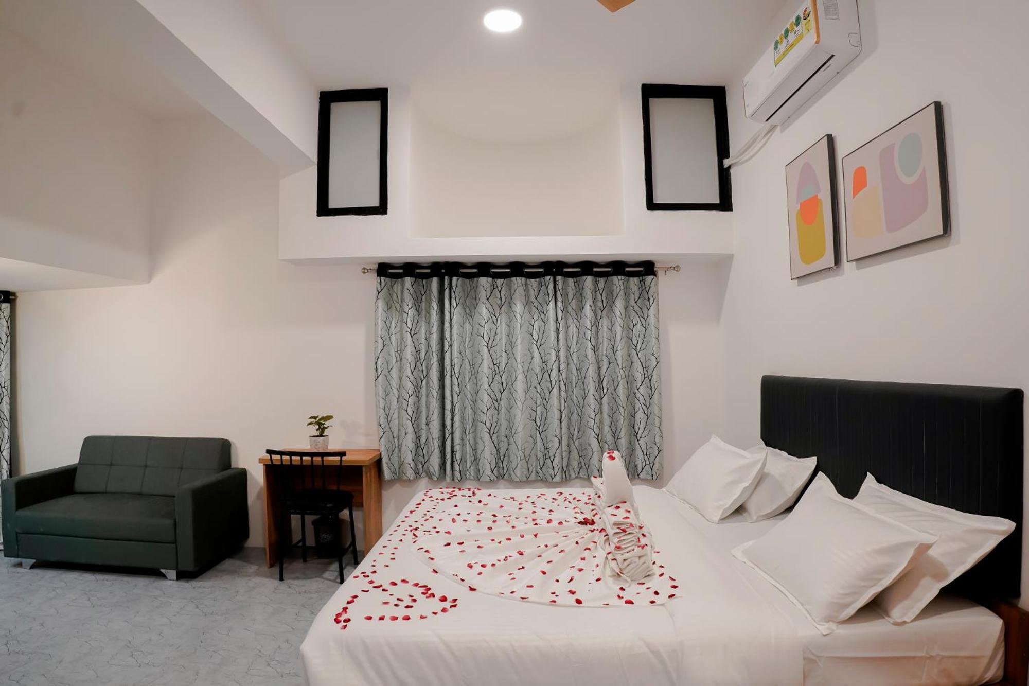 Hotel Royal Accord Surat Ngoại thất bức ảnh