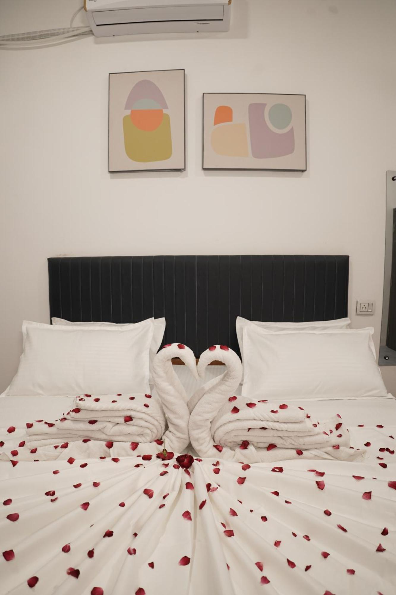 Hotel Royal Accord Surat Ngoại thất bức ảnh