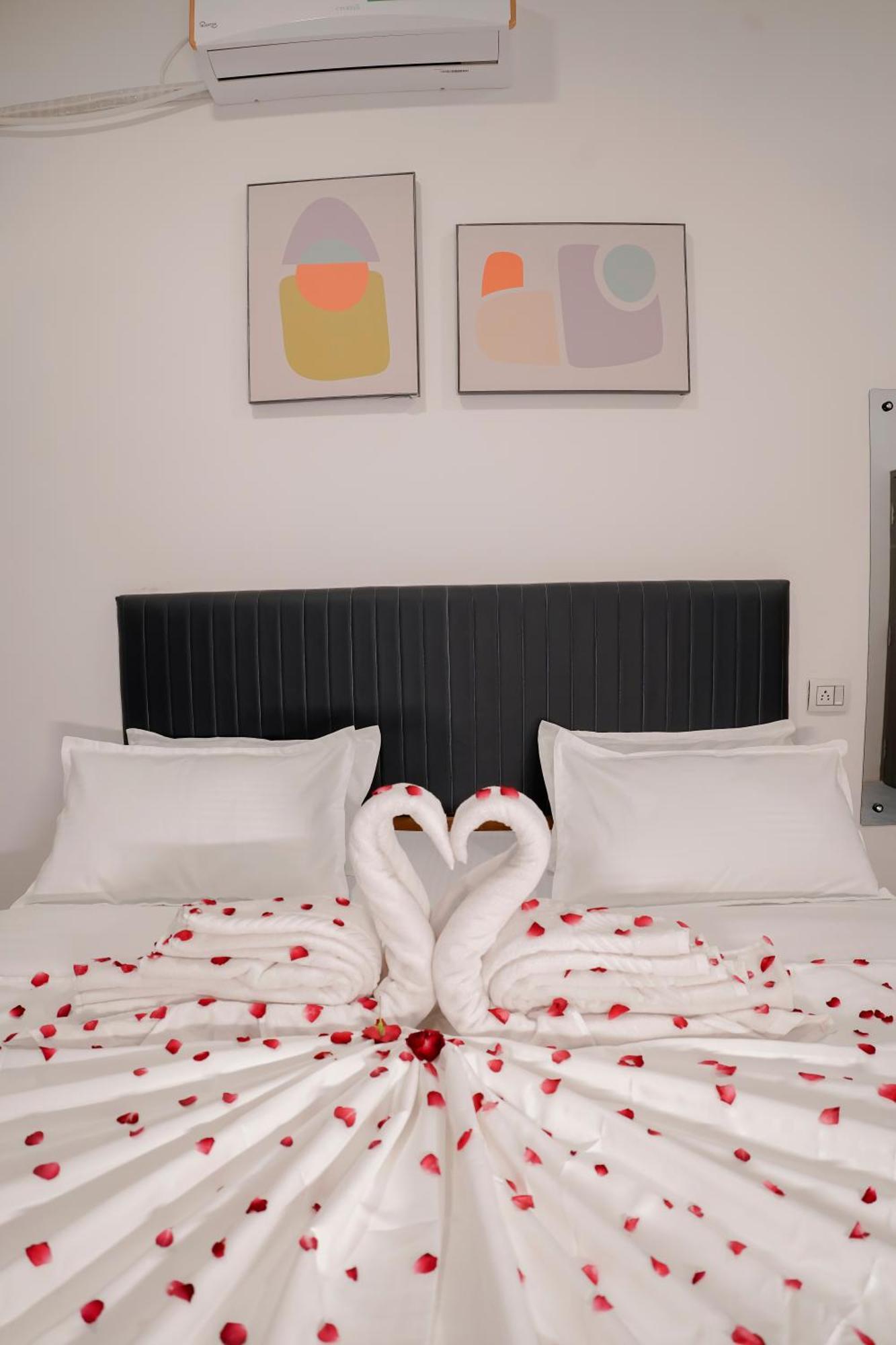 Hotel Royal Accord Surat Ngoại thất bức ảnh