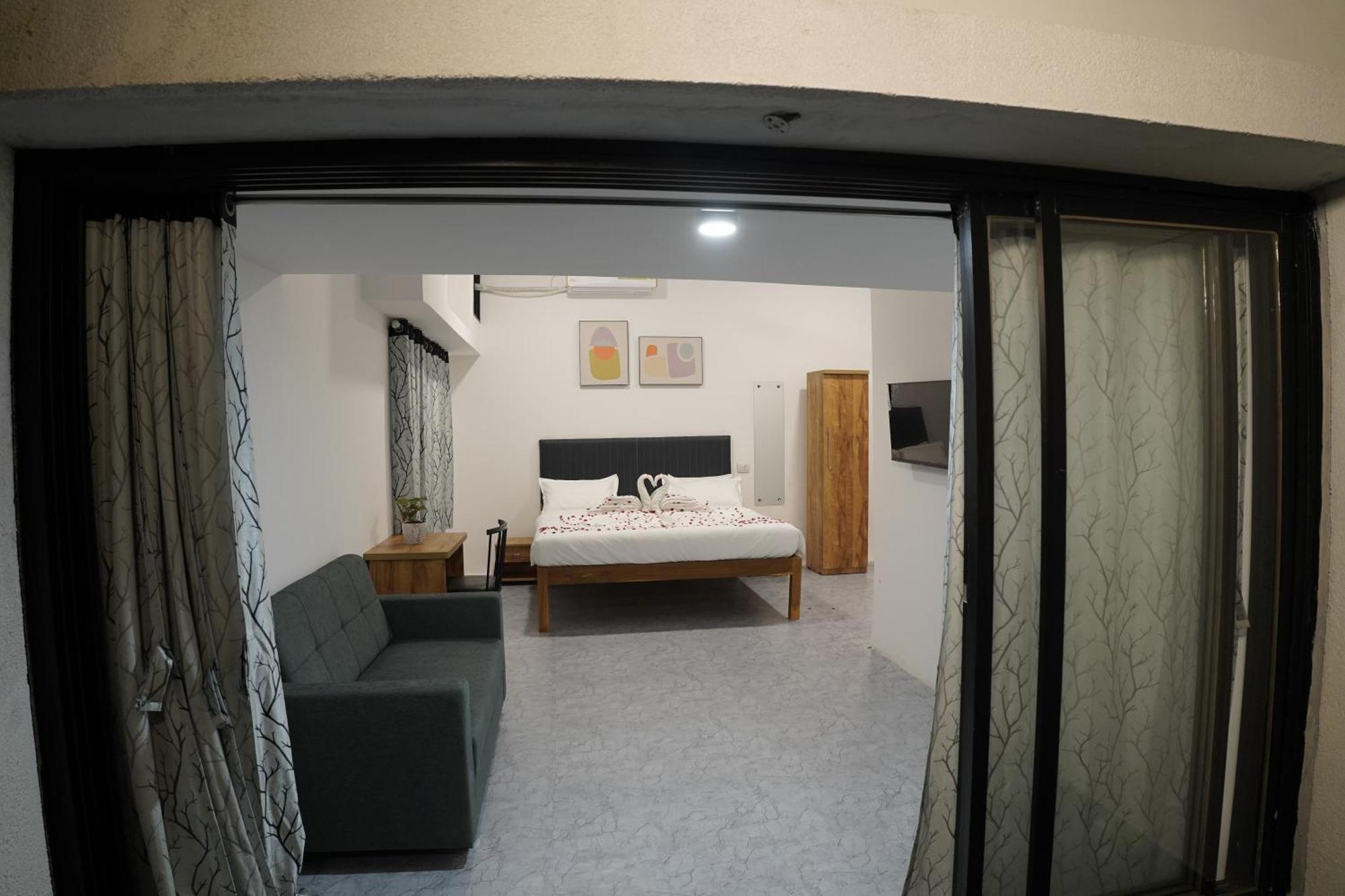 Hotel Royal Accord Surat Ngoại thất bức ảnh