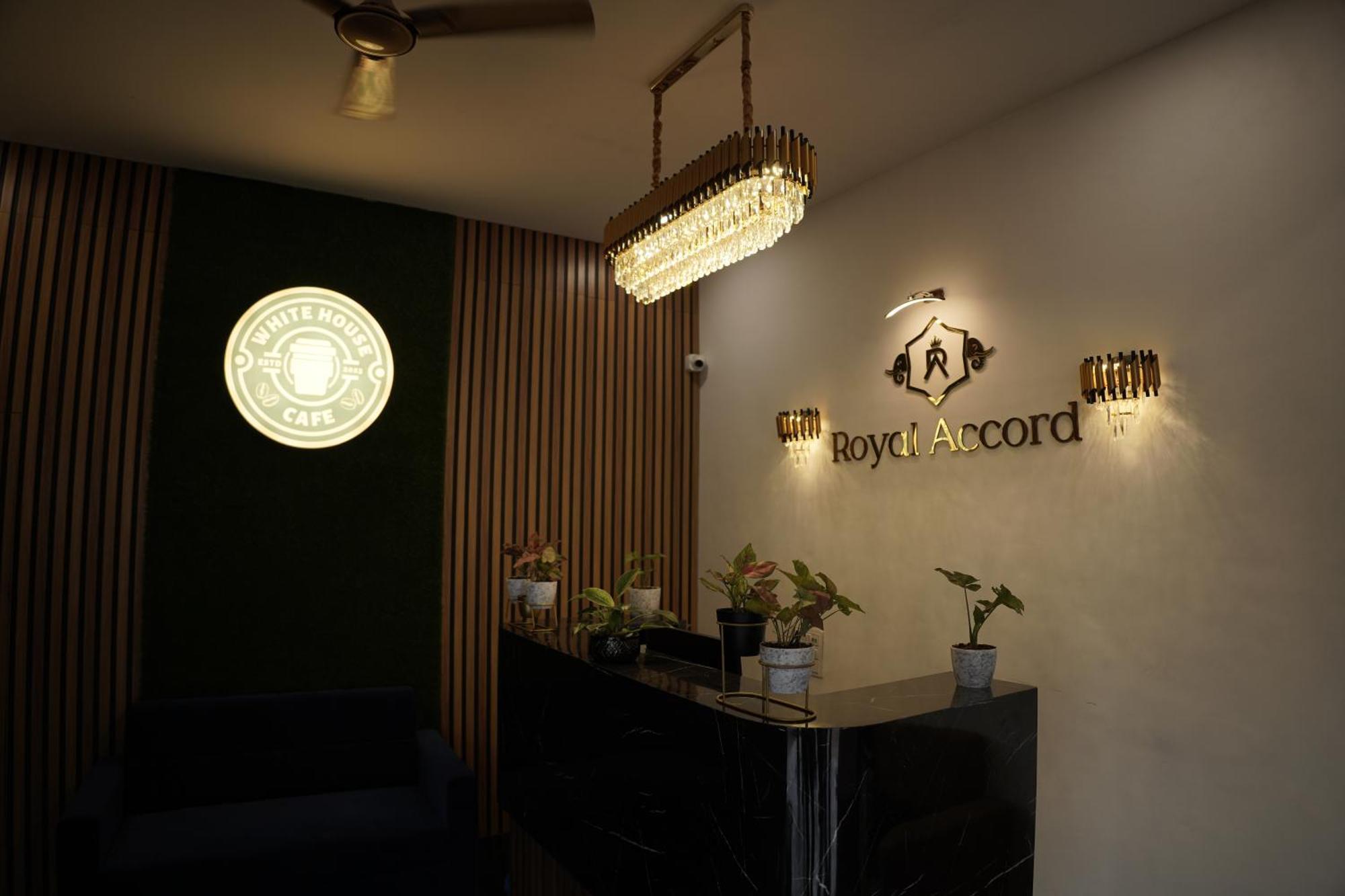 Hotel Royal Accord Surat Ngoại thất bức ảnh