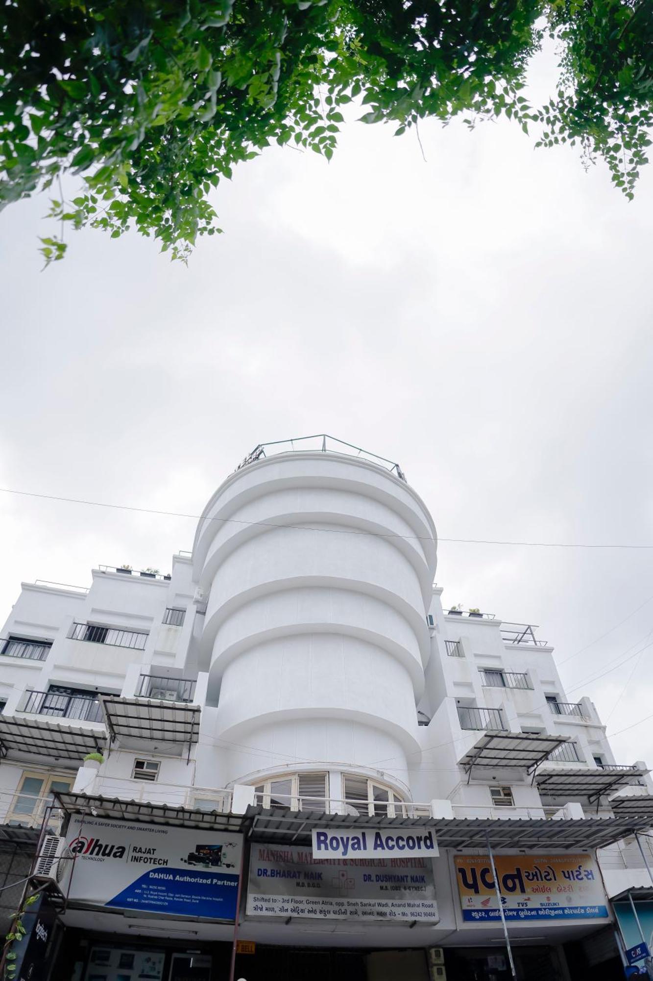 Hotel Royal Accord Surat Ngoại thất bức ảnh
