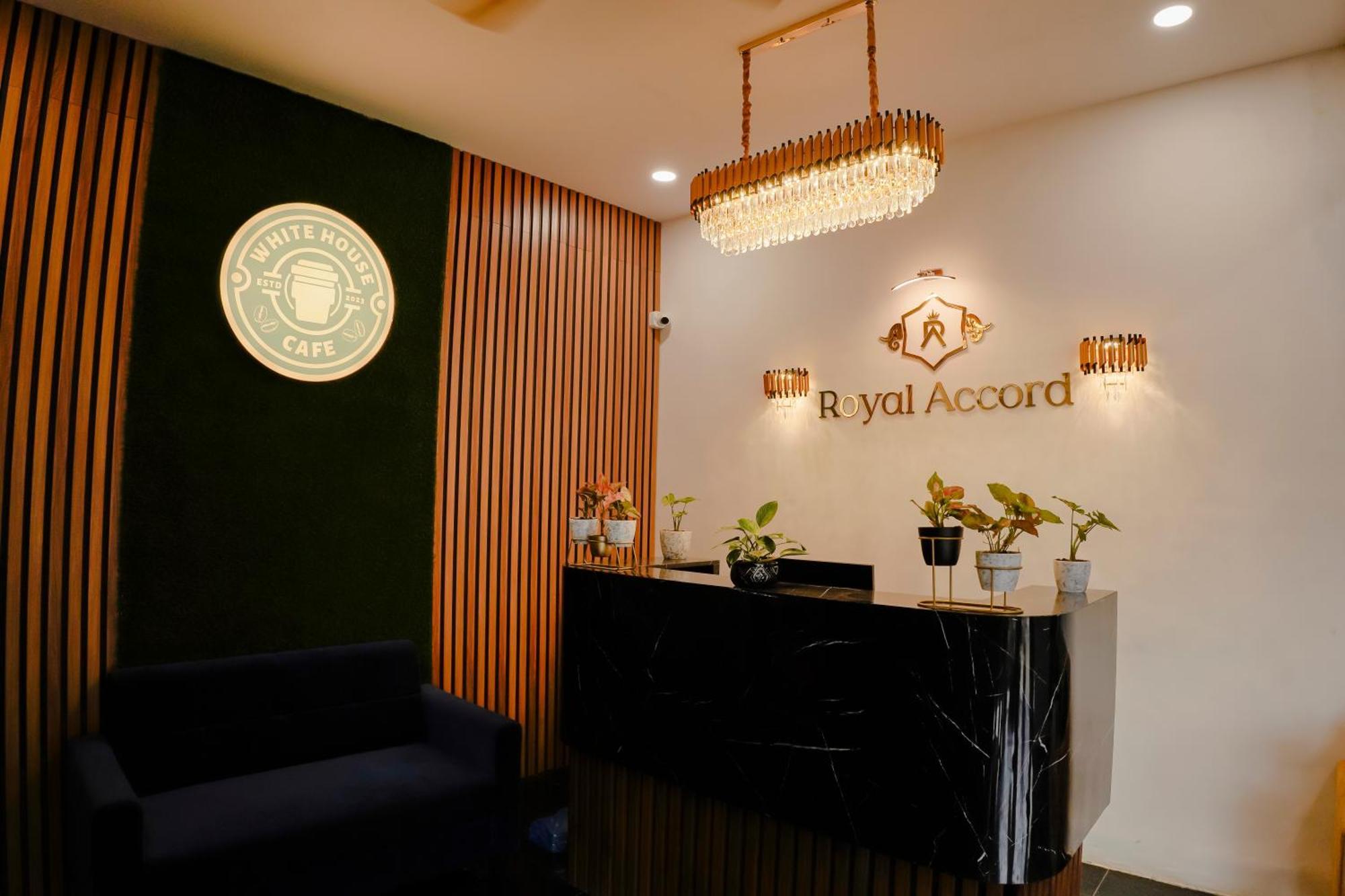 Hotel Royal Accord Surat Ngoại thất bức ảnh